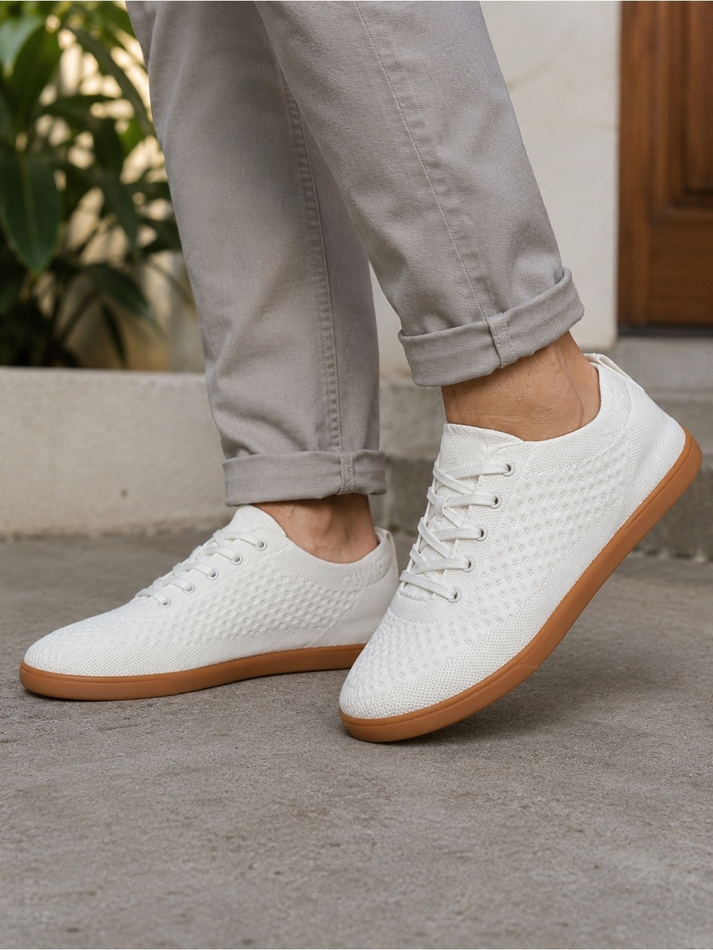 SUAVS Knit Sneakers Men’s 13 White Gum Sole Lace Up Lightweight Casual